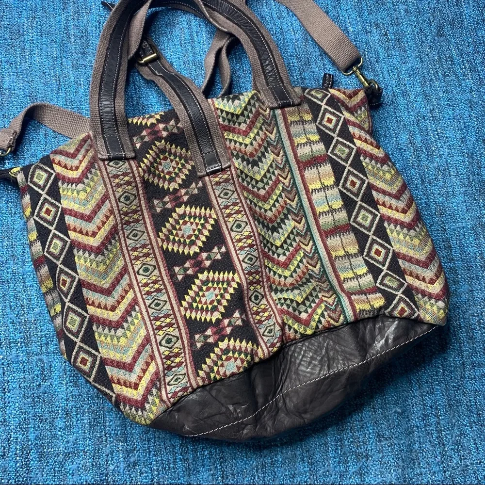 Vintage Wilsons Leather Tapestry Print Aztec Duffle Crossbody Bag Western Boho